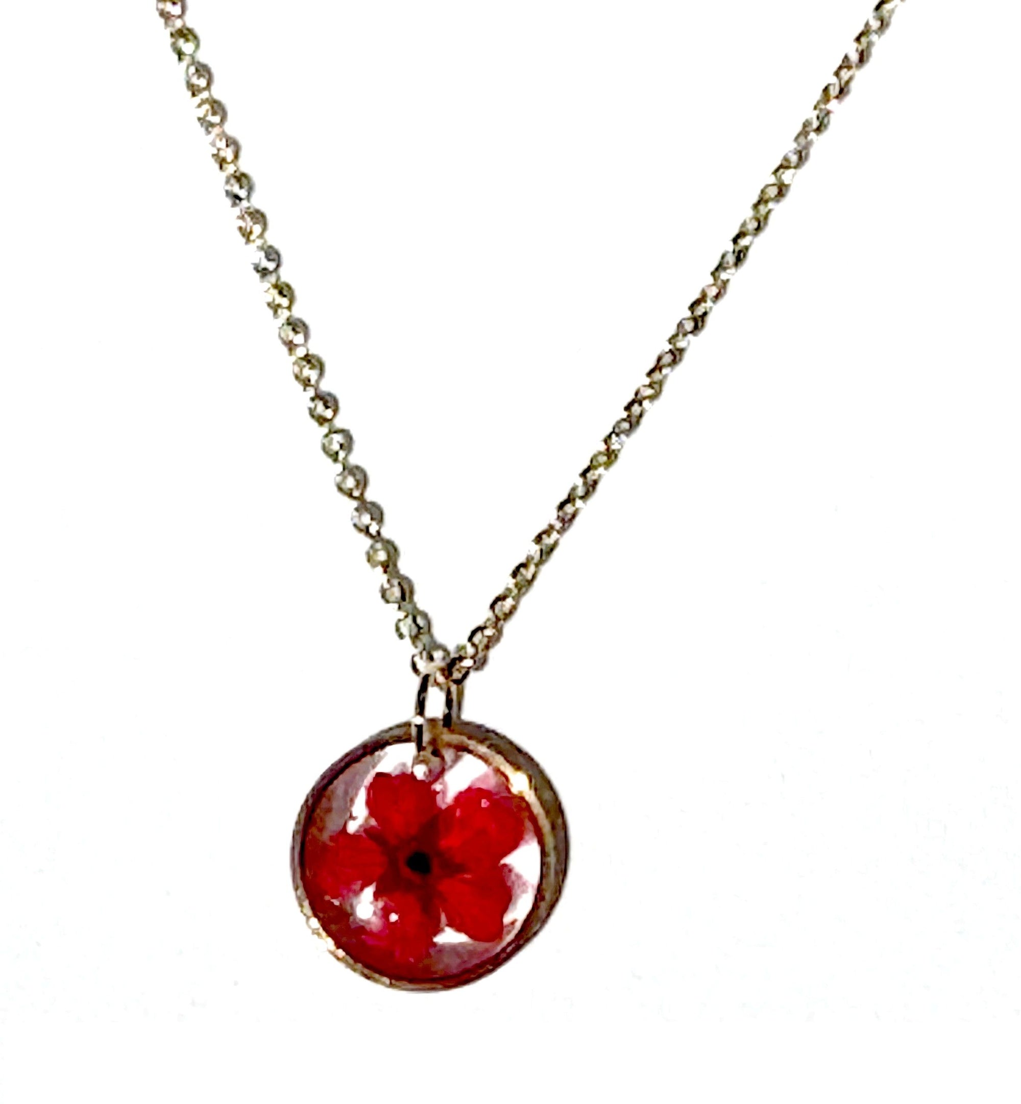 Collier pendantif résine fleur SPIREA séchée ROND mini ¤12mm sur chaine fine 38+5
