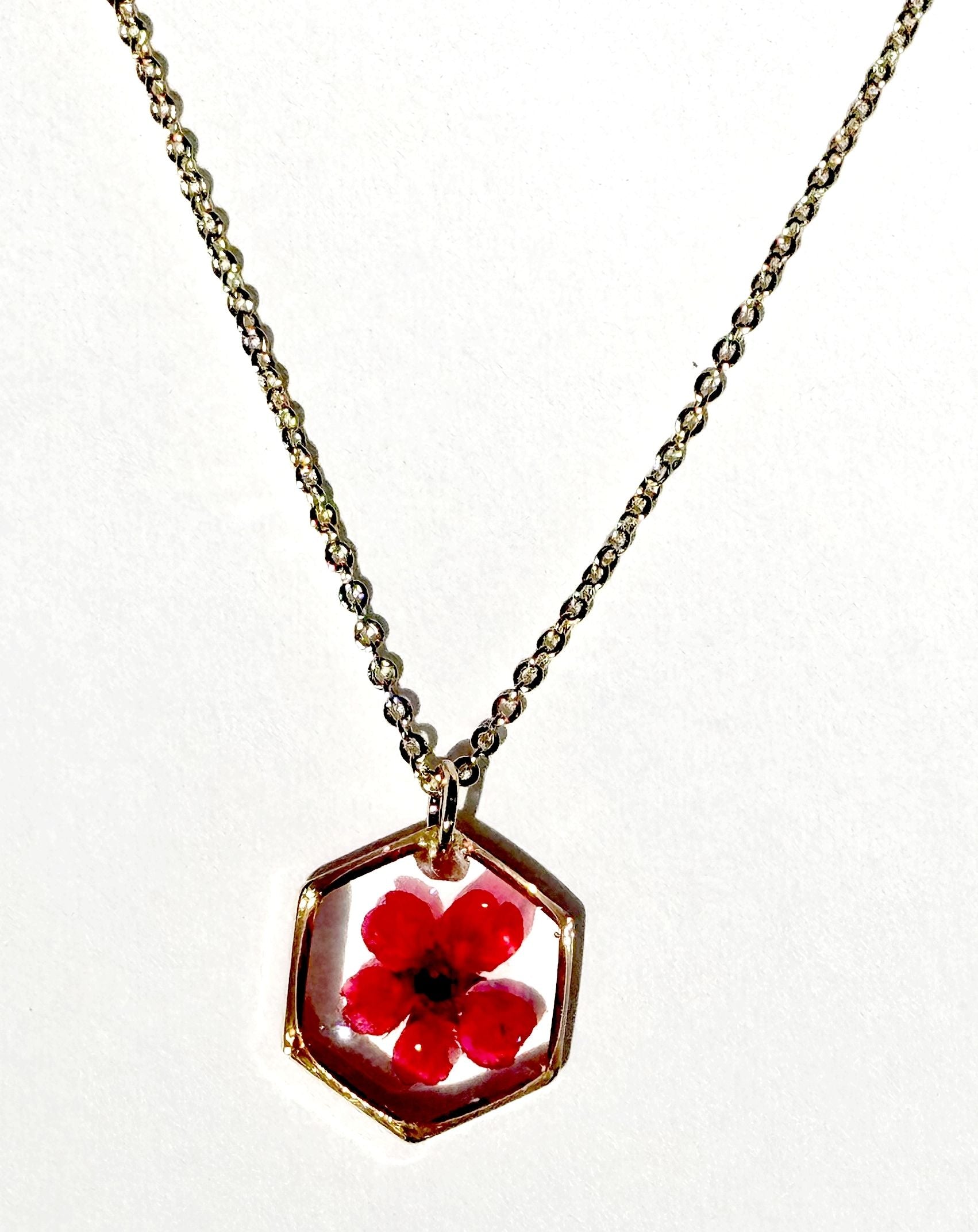 Collier SPIREA Hexagone – Fleur Véritable Séchée
