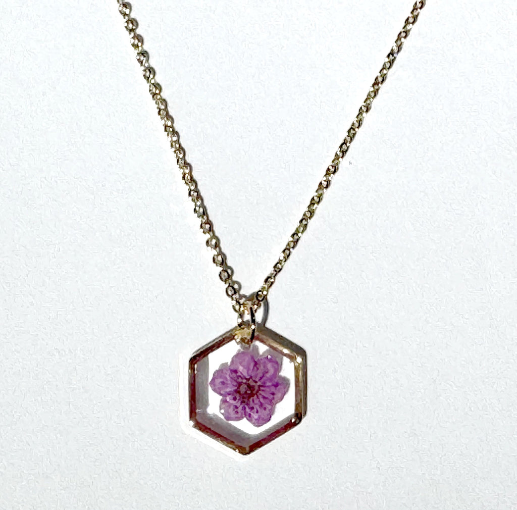 Collier SPIREA Hexagone – Fleur Véritable Séchée