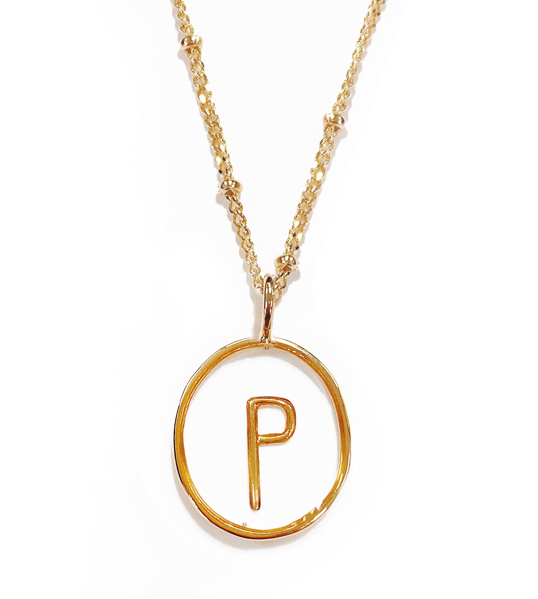 Collier doré lettre P en pendentif ajouré - 172839
