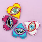 Broche Œil Brodé Cœur de Satin — vue 5