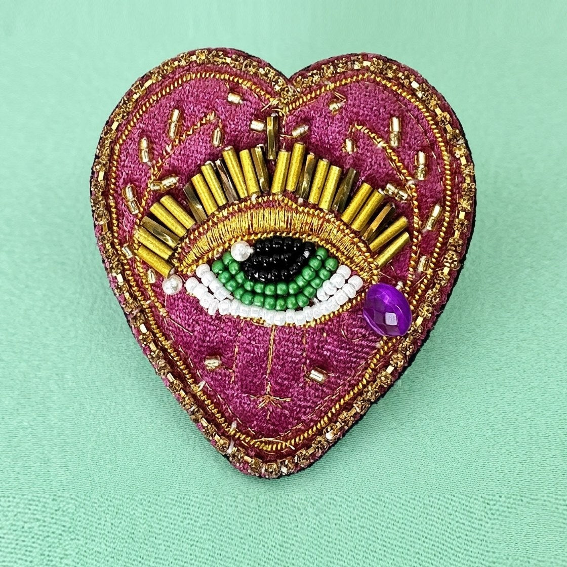 Broche Cœur Sacré de Velour